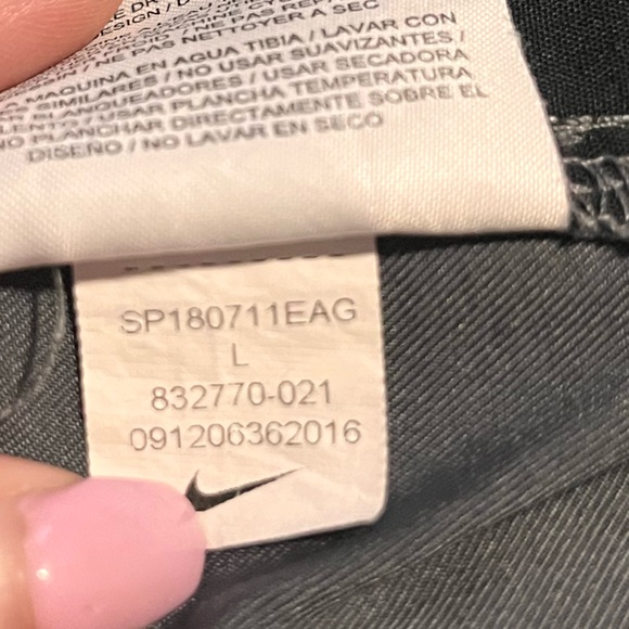 Nike Boys Youth Sz L Shorts - Picture 3 of 5